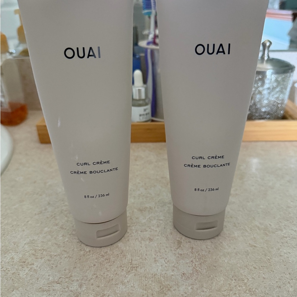 OUAI Curl Crème in Cream Tube
